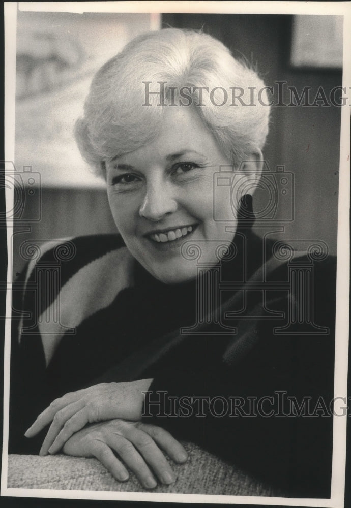 1988 Marjorie Nixon, Psychotherapist, Milwaukee, Wisconsin - Historic Images