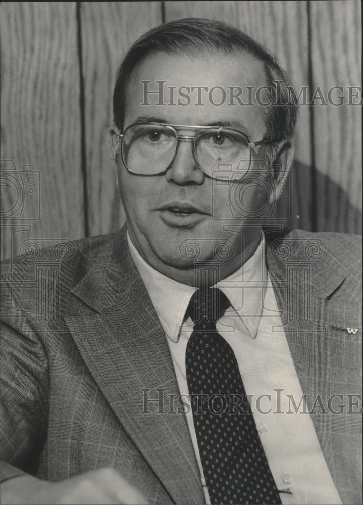 1984 Press Photo Ralph Neale, University of Wisconsin - Madison - mjb71792 - Historic Images