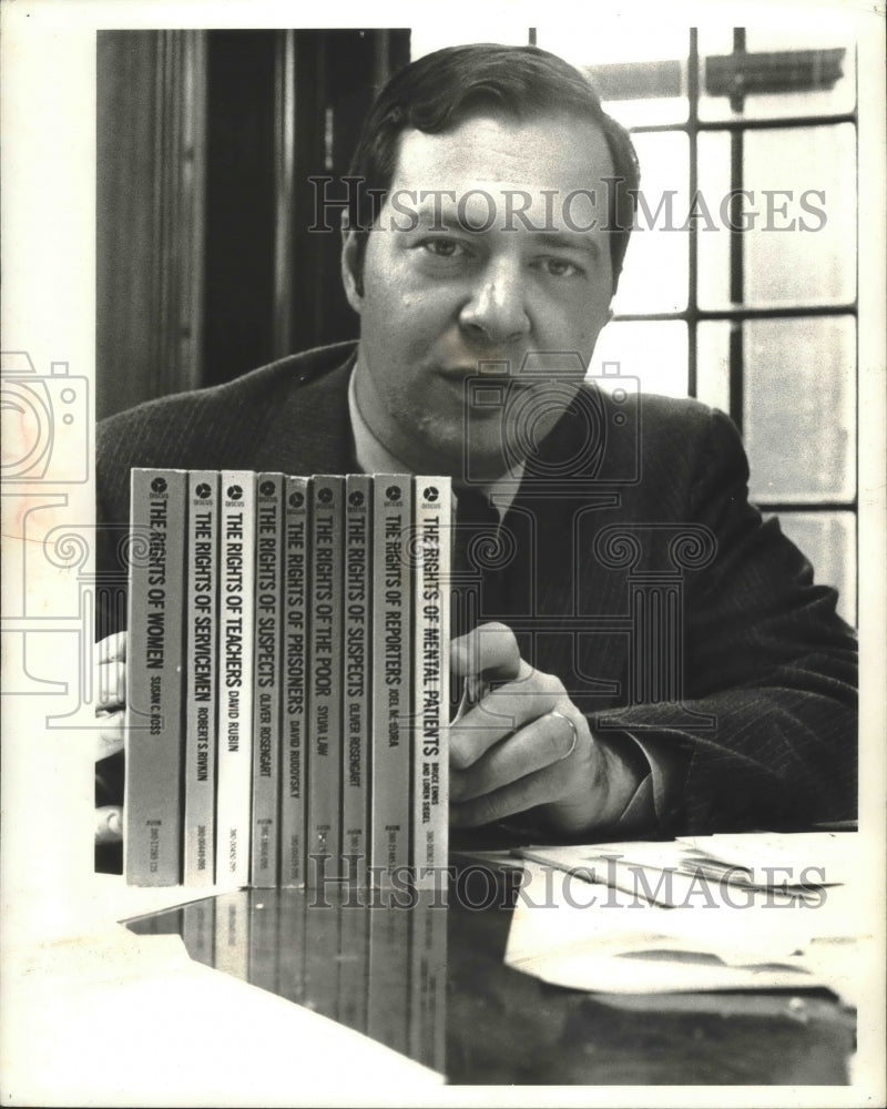 1975 Press Photo Aryeh Neier, executive director, American Civil Liberties Union - Historic Images