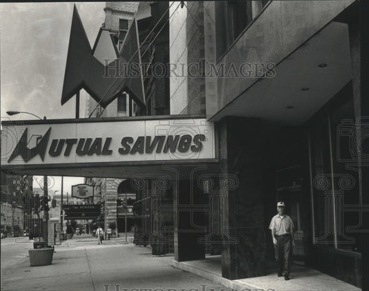 1989 Press Photo The Mutual Savings & Loan Association's sign. - mjb71870 - Historic Images
