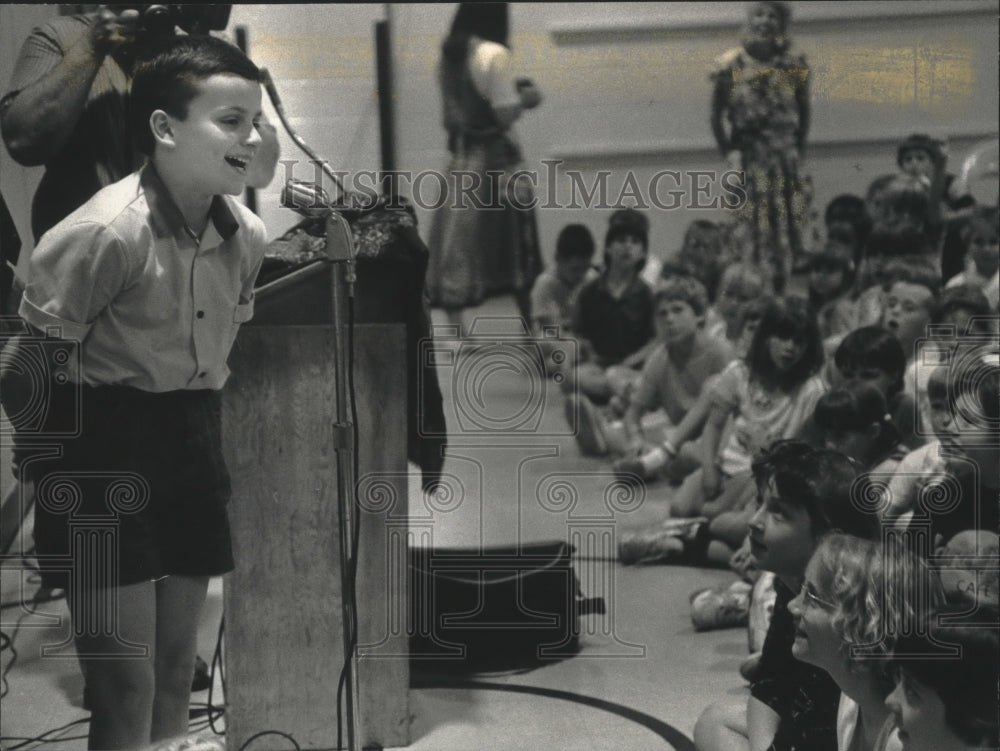 1992 Alexandre Federov, Moscow, speaks Russian at Prospect Hill - Historic Images