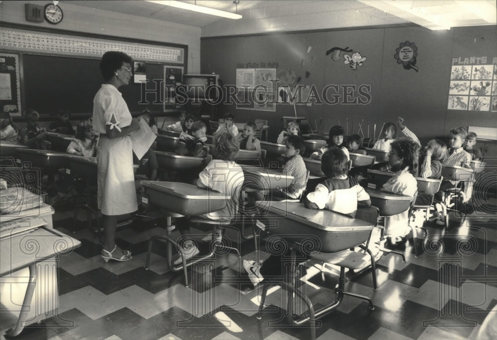 1987 Press Photo New Berlin, Wisconsin school, Dorothy Reinke's third grade - Historic Images