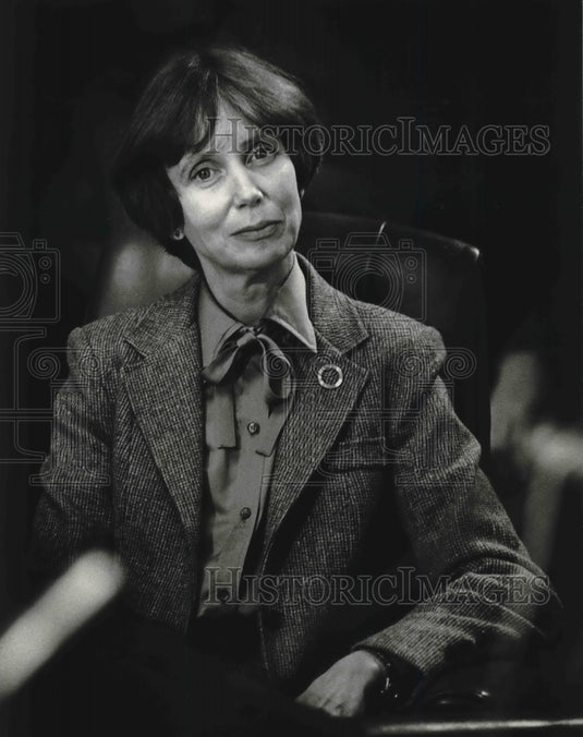 Mrs. Robert O'Neil (Karen), wife of University of Wisconsin Pres.-Historic Images