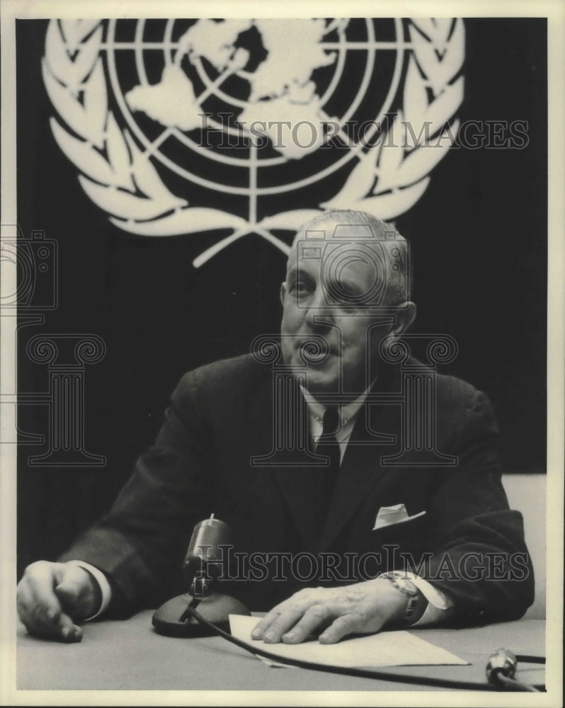 1960 Press Photo Paul Hoffman, Director of United Nations Special fund in N.Y.-Historic Images