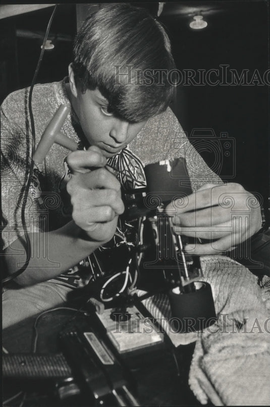 1993 Hobby Headquarters racer prepares model car, Port Washington-Historic Images