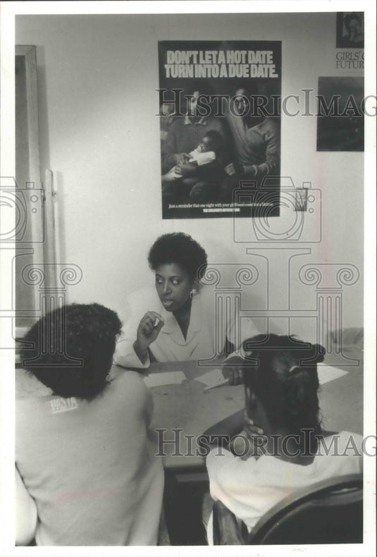 1989 Press Photo Sharon Smith, New Concepts Self Development Center - mjb72335 - Historic Images
