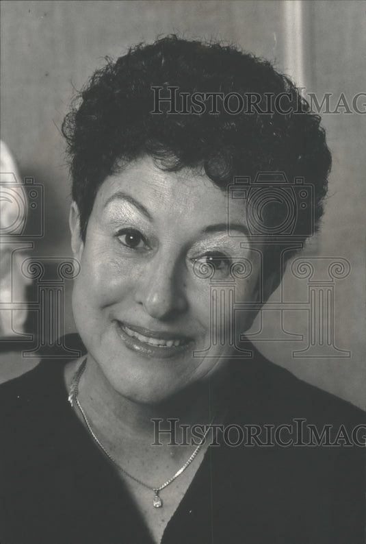1989 Press Photo Milwaukee's Sally Papia of Sally's Steak House, going to prison - Historic Images