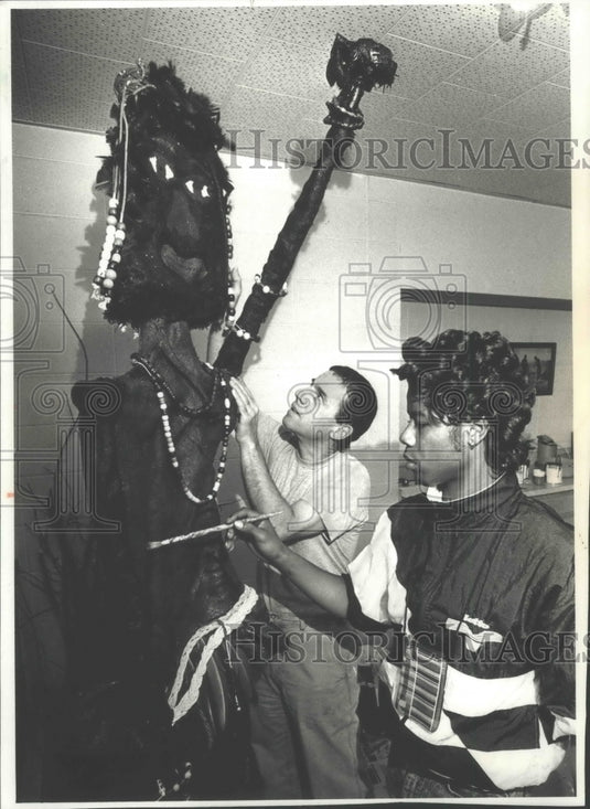 1989 Germain Murray & Gene Galazan sculpting University of Wisconsin - Historic Images