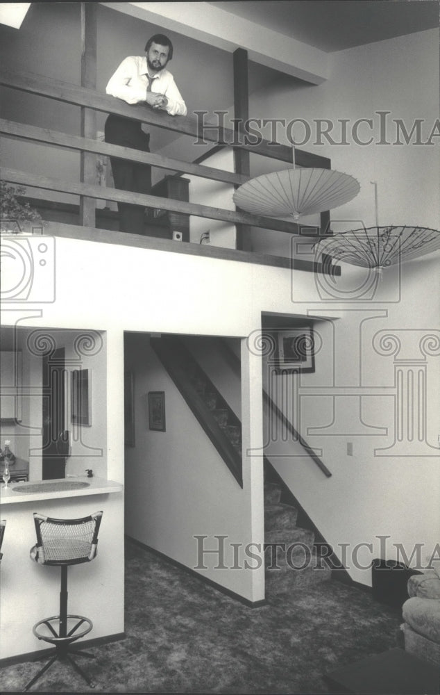 1985 Rick Nettum, Waukesha Chamber of Commerce executive in new home-Historic Images