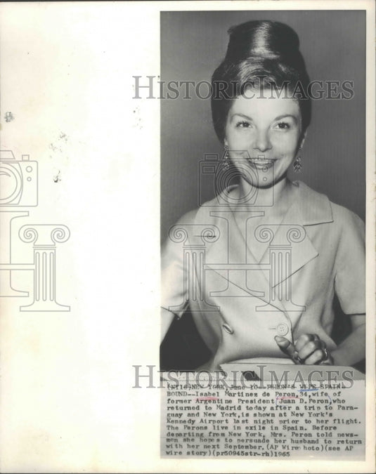 1965 Press Photo Isabel Peron, New York's Kennedy Airport before flying to Spain - Historic Images