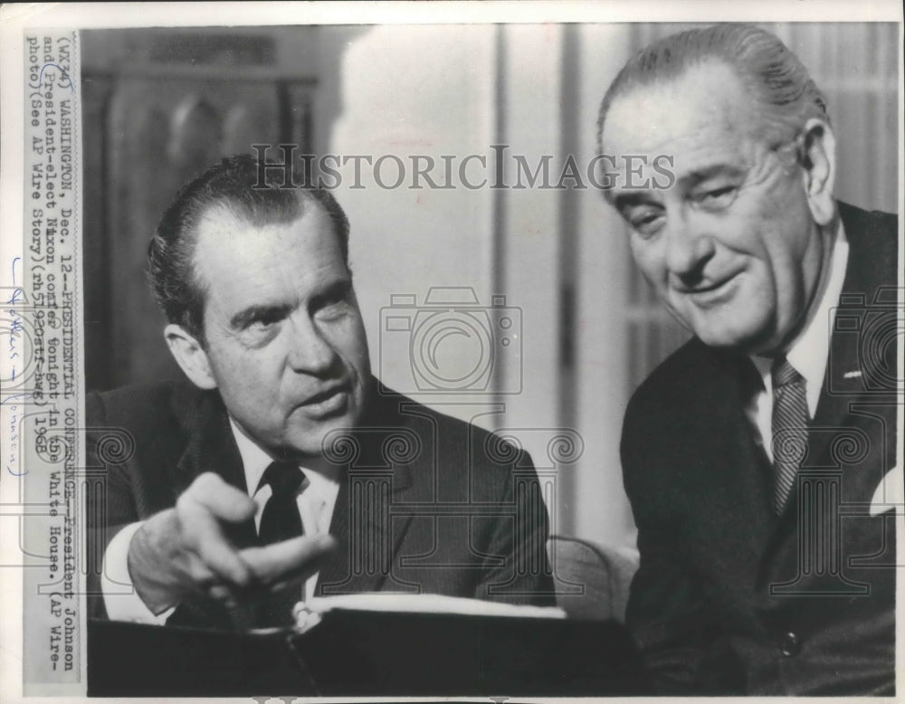 1968 Press Photo Present Johnson and Richard Nixon confer in White House - Historic Images