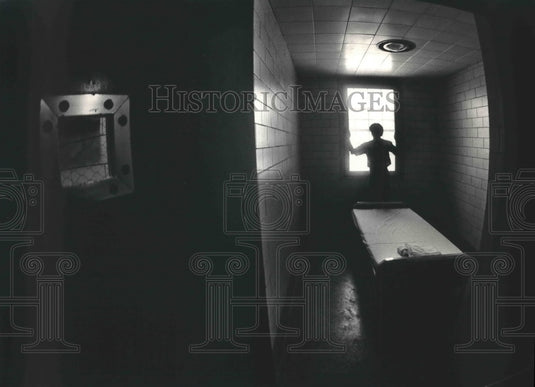 Press Photo An isolation cell at Winnebago - mjb72948 - Historic Images