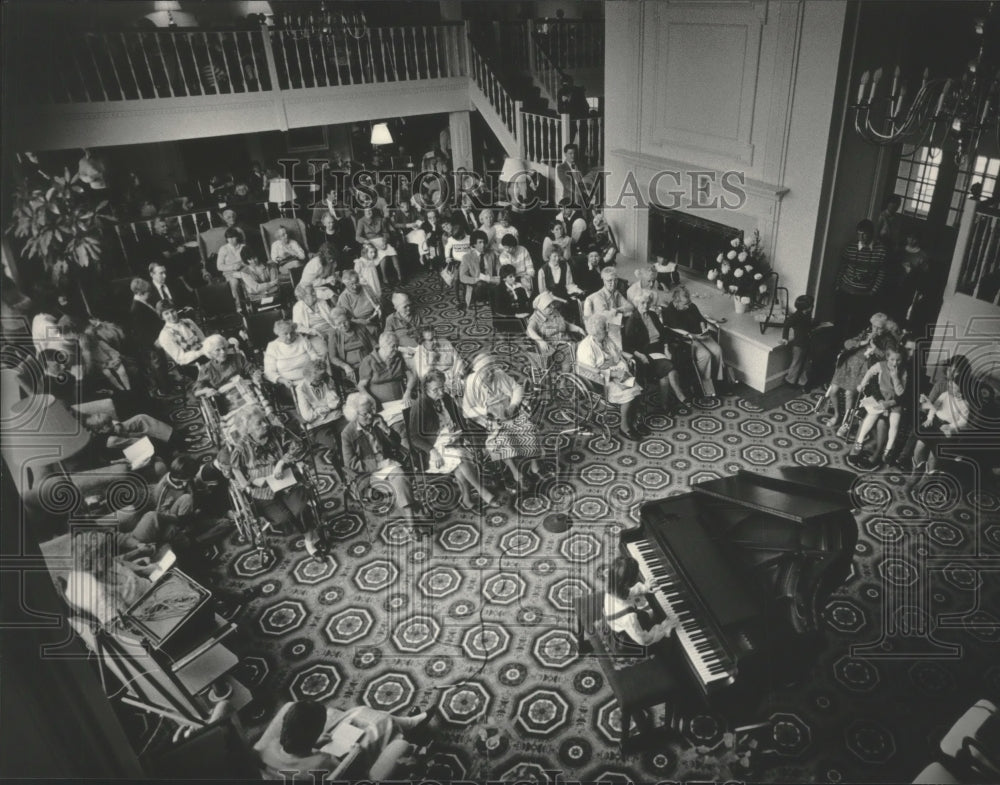 1985 Press Photo Students from North Shore Academy of Suzuki Piano give concert - Historic Images