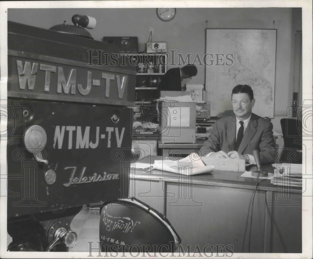 1956 Press Photo Lindsay Hoben, Vice-President The Journal, Cross Country Caucus- Historic Images