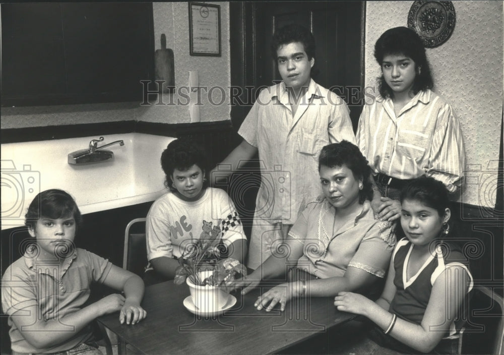 1987 Press Photo Ana Galan and children Nicaragua refugees - mjb73144 - Historic Images