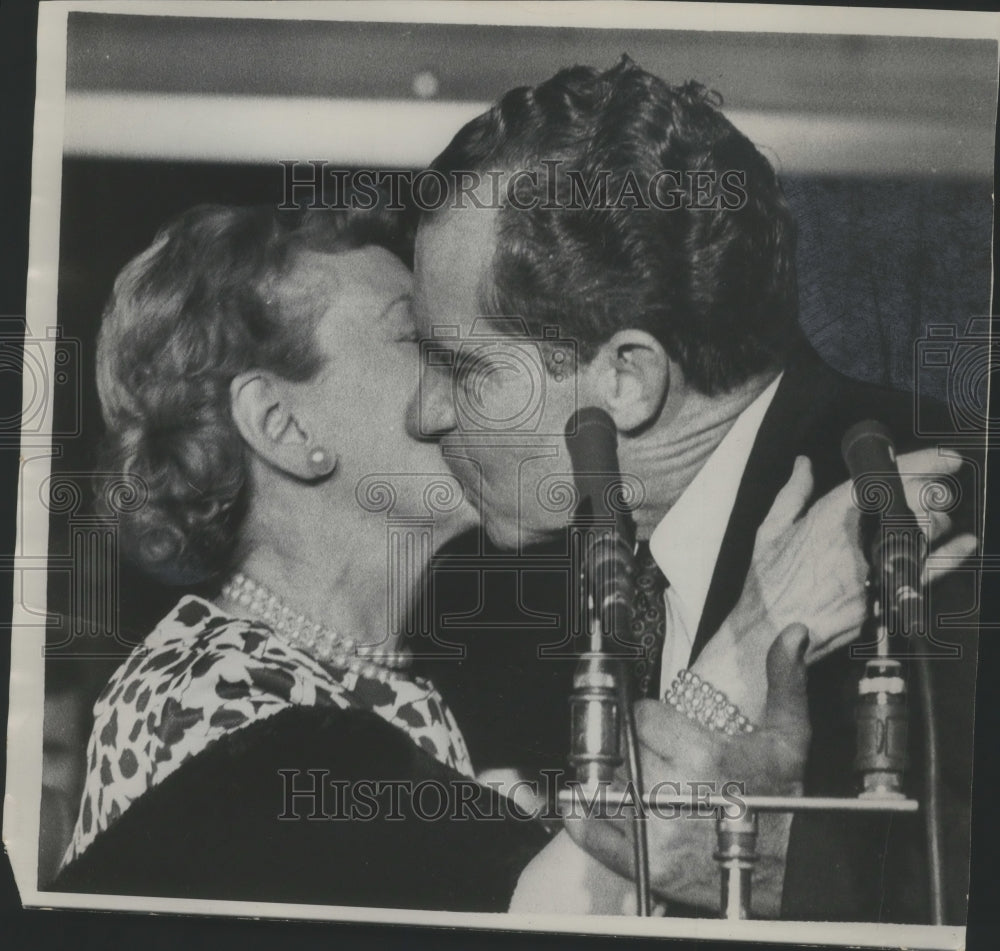 1968 Press Photo President Nixon gets congratulatory kiss from Mamie Eisenhower - Historic Images