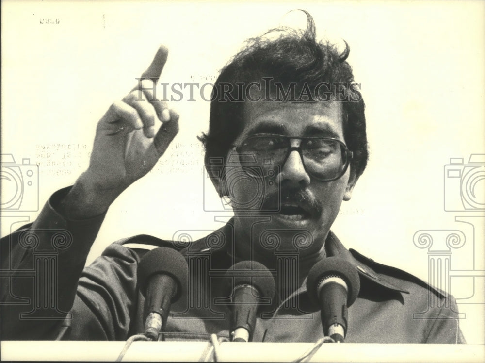 1984 Daniel Ortega, addresses crowd at gathering for hero, Nicaragua-Historic Images