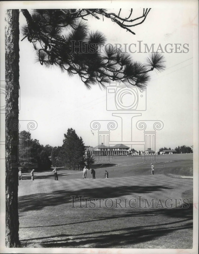 1955 Press Photo Pinehurst Country club in North Carolina - mjb73554- Historic Images