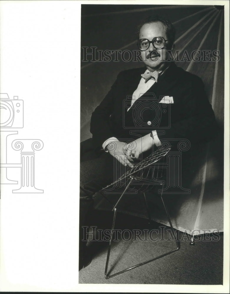 1982 Press Photo Jeffrey Osborne, Vice President of design, Knoll International - Historic Images