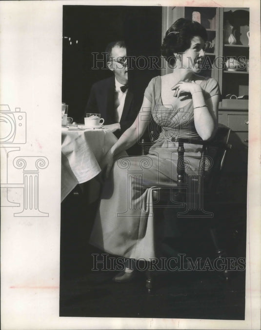 1964 Press Photo Mr and Mrs Philip Orth, Junior at a party - mjb73768-Historic Images