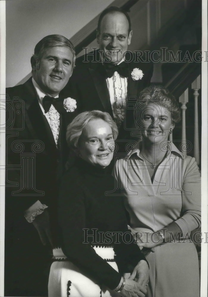 1978 Press Photo Couples before the ball posed at Milwaukee Country Club - Historic Images