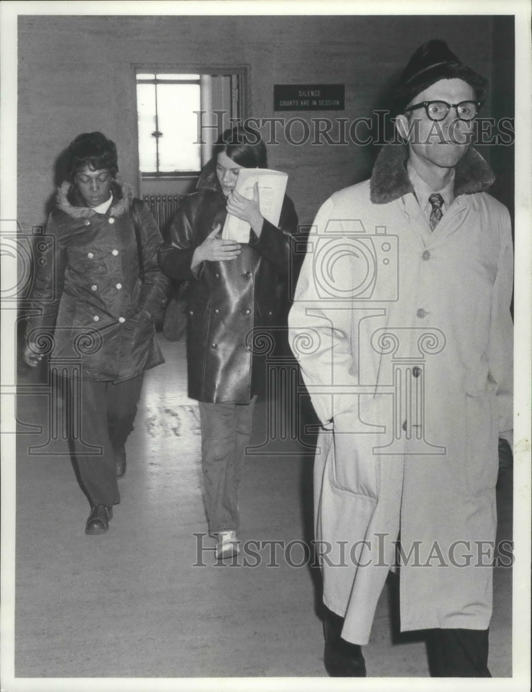 1975 Press Photo Mrs. Grace Kobusse, Milwaukee Police Department - Sex Party - Historic Images
