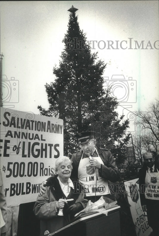 1983 Marcella Munson & Lt. Col. William F. Himes light, Milwaukee - Historic Images