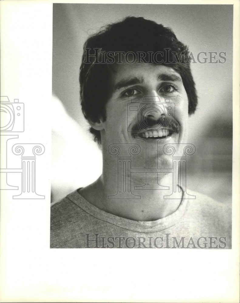1980 Press Photo John Murphy, Swimming coach, Schroeder Aquatic Center Milwaukee - Historic Images