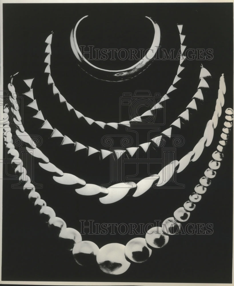 1988 Press Photo Necklaces by Robert L. Morris, Artist &amp; Designer from Beloit WI - Historic Images