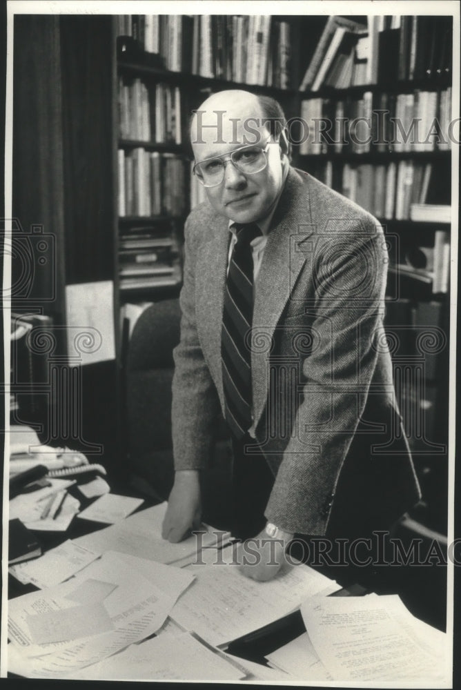 1990 Press Photo Steven Morrison, director of Madison Jewish community council - Historic Images