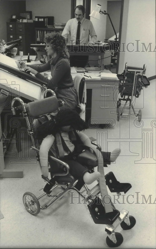 1983 Press Photo Employees designing products at Ortho-Kinetics, Waukesha, Wisc - Historic Images