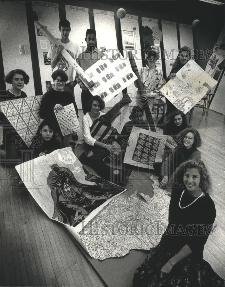 1991 Press Photo Shelley Savage &amp; Inter-Arts Class at Roosevelt Middle School - Historic Images