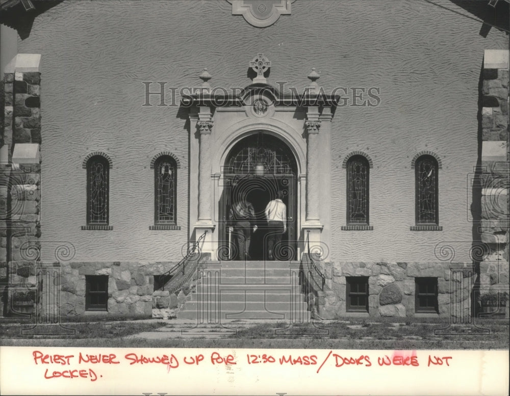 1984 Press Photo St. Pius V Catholic Church, Mukwonago, Wisconsin - mjb74154 - Historic Images