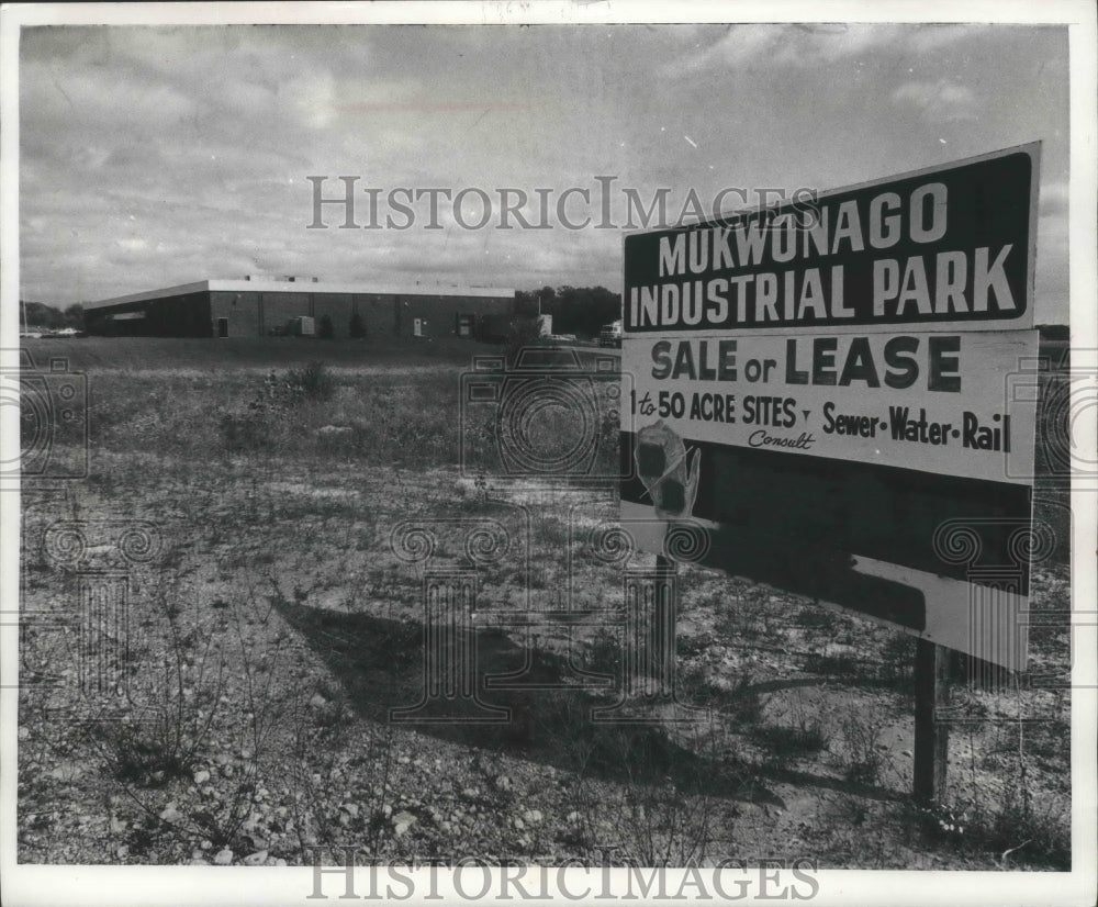 1977 Press Photo Mukwonago Industrial Park, Wisconsin - mjb74169 - Historic Images