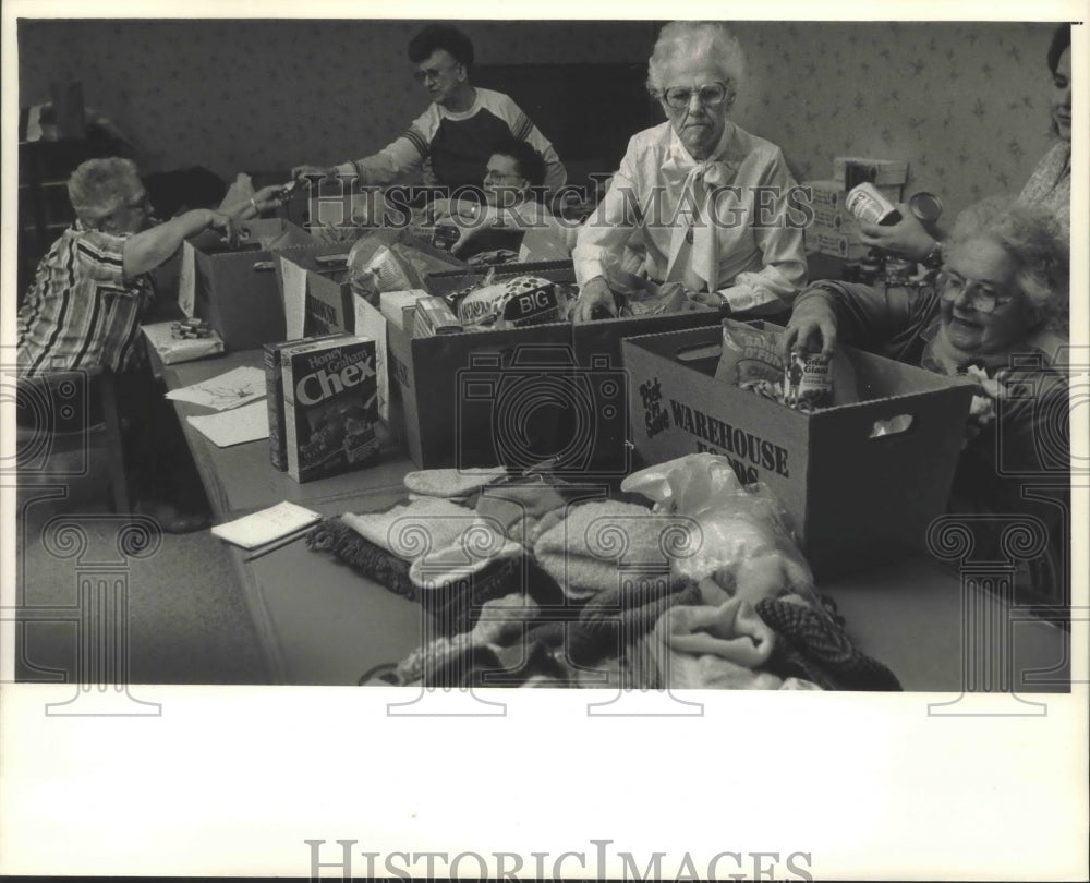 1987 Handi-Helpers of Mount Carmel Health Care Center, food drive - Historic Images