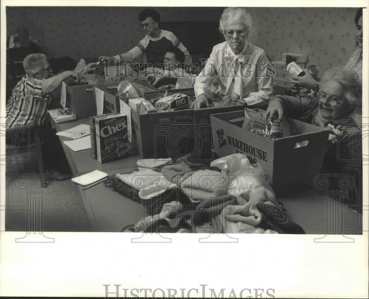1987 Handi-Helpers of Mount Carmel Health Care Center, food drive - Historic Images