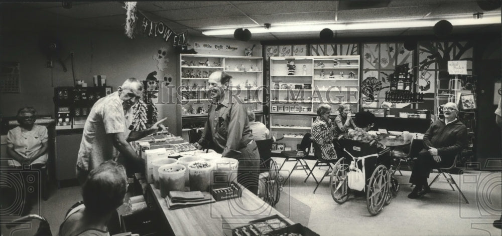 1981 Press Photo Mount Carmel Nursing Home&#39;s Ye Olde General Store - mjb74288 - Historic Images