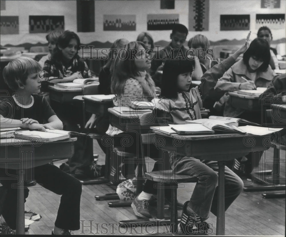 1978 A girl in class at Mound School, Milwaukee - Historic Images