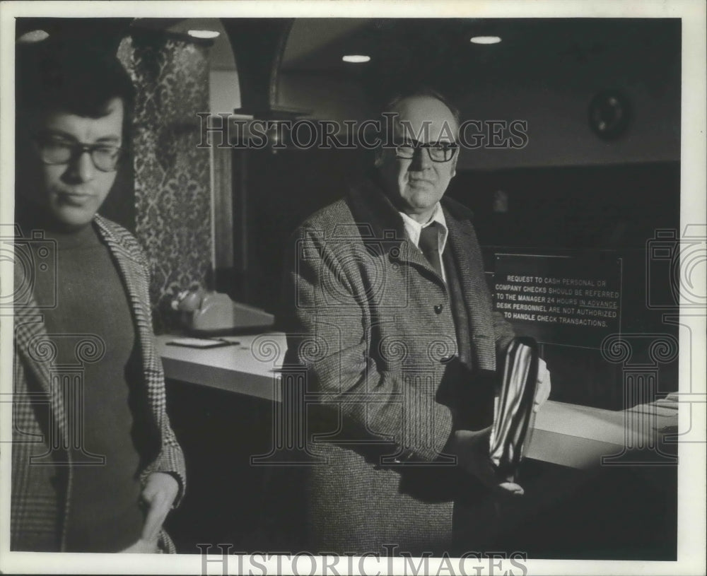 1973 Press Photo Emil Muelver, Director, the Local 48 - mjb74372 - Historic Images