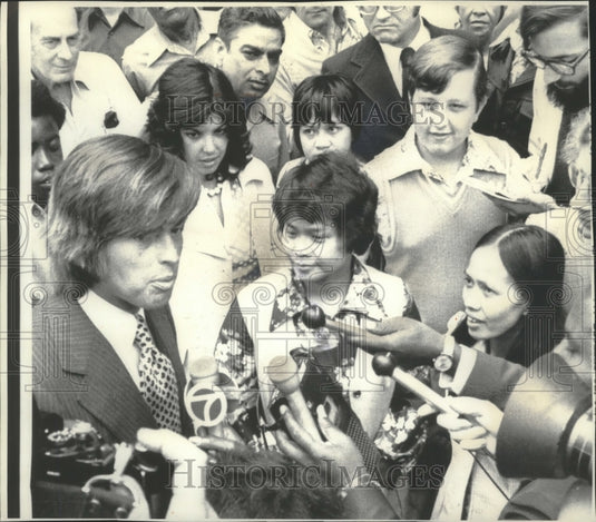 1976 Attorney Thomas O'Brien and Filipino nurses accused of murder - Historic Images