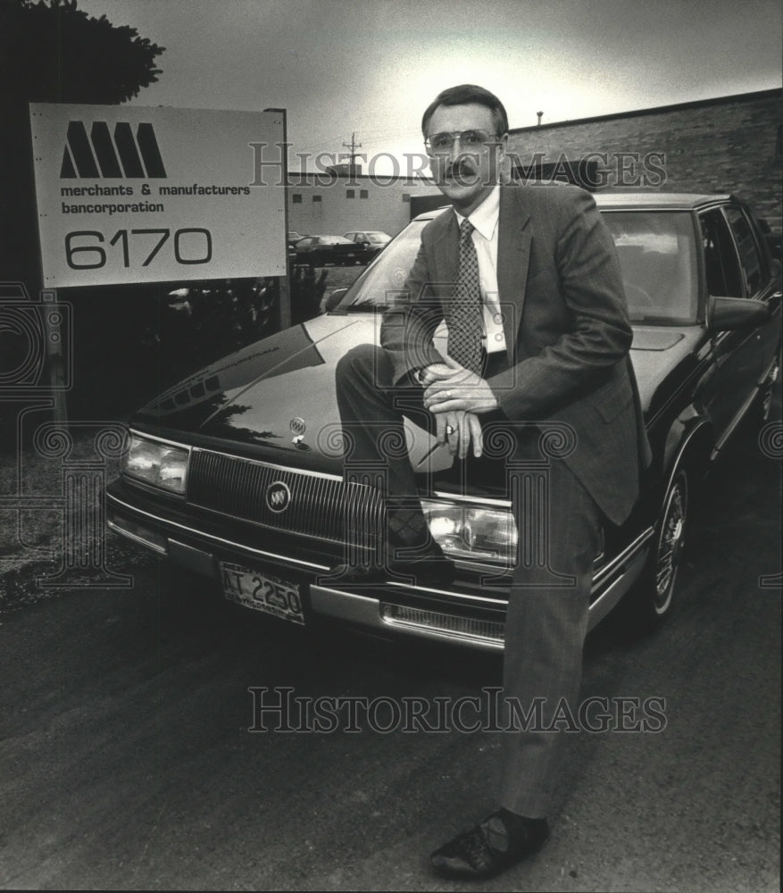 1991 Press Photo Michael Murry, CEO of Merchants &amp; Manufacturers Bancorporation - Historic Images