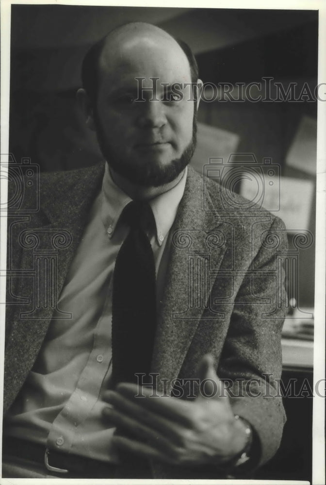 1982 Press Photo Psychologist Stephen Mullinix runs workshop for nonsmokers - Historic Images