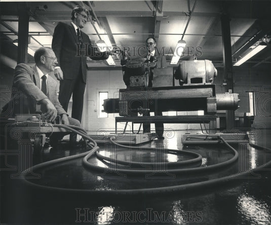 1987 CEO's of Johnson Controls Inc. at new training lab in Wisconsin-Historic Images