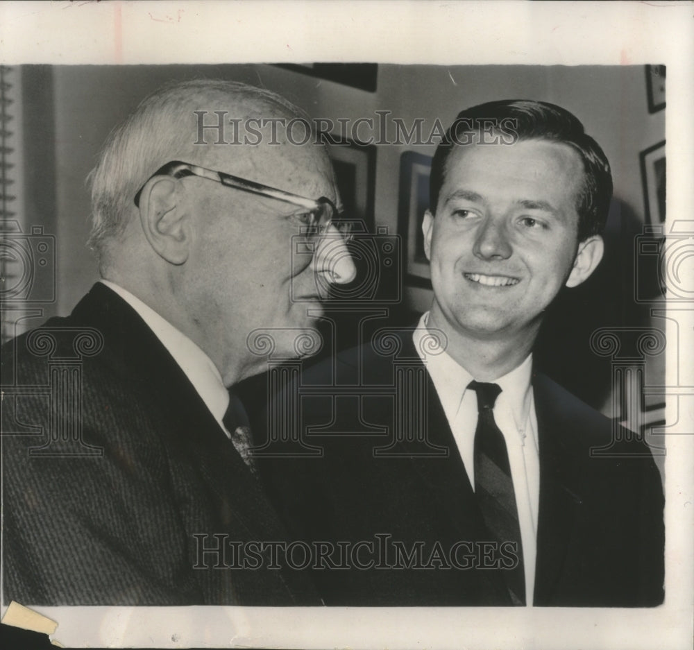 1985 Press Photo Emanuel Celler and Jed Johnson in Washington - mjb75241 - Historic Images