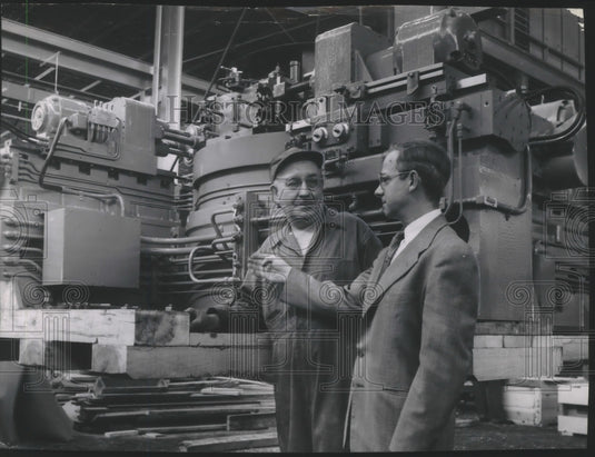 1954 Press Photo Fred Vershowske, Walter Hubbes, first machine made, West Allis.-Historic Images