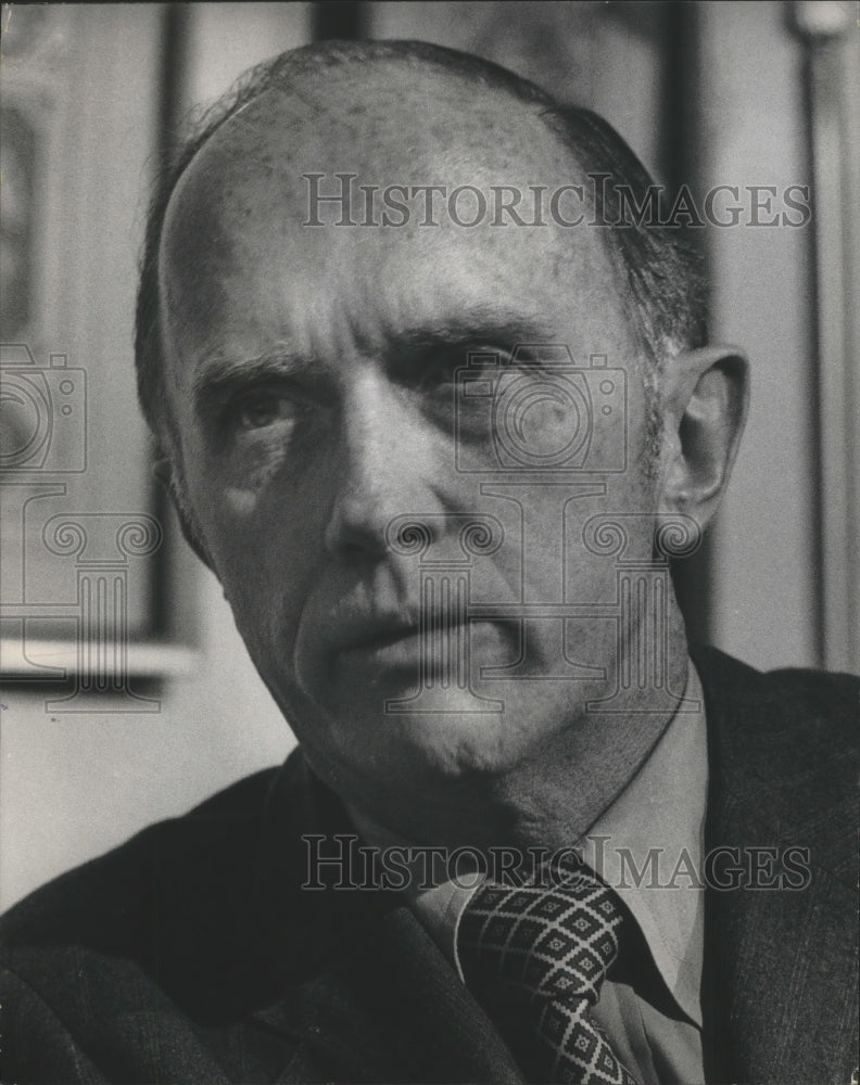 1972 Press Photo Roger T. Kelley, Assistant Secretary of Defense, U.S. - Historic Images