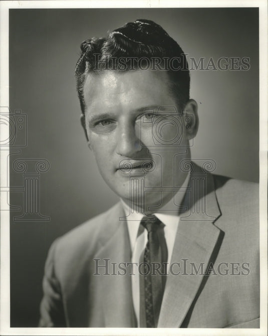 1961 Press Photo R.E. Kelley, general manager of Century Softener Corporation-Historic Images