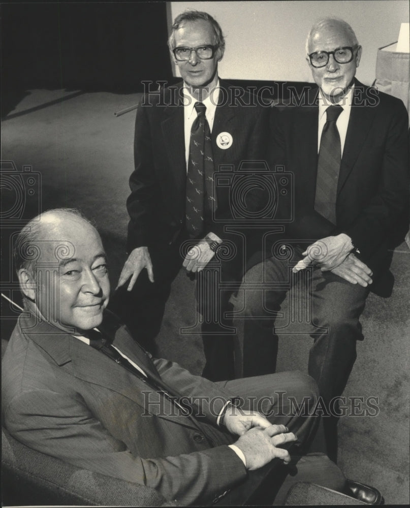 1986 Press Photo Photograph of Samuel Johnson (front), and other successful men. - Historic Images