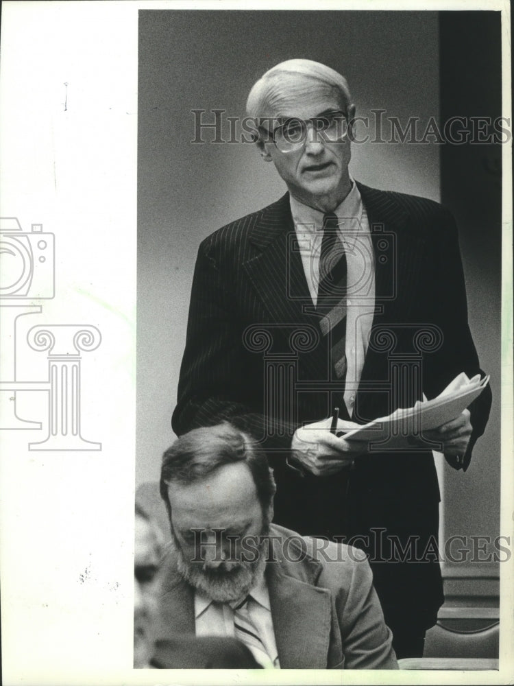 1983 Press Photo Deputy District Attorney Herman John in court - mjb75653 - Historic Images