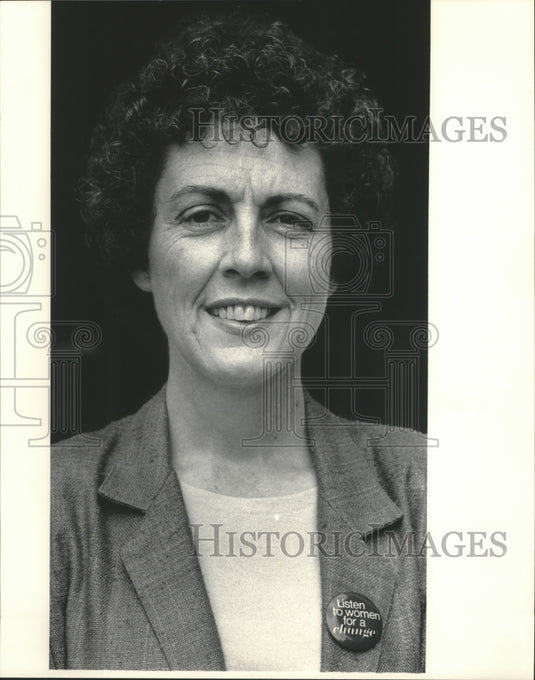 1984 Press Photo Woman supporting a women's movement - mjb75674 - Historic Images
